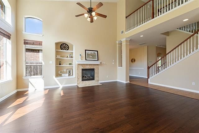 1st image of 727 Edwards Walk Dr
