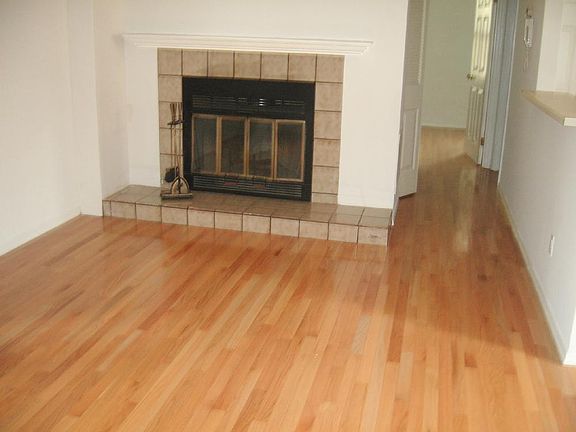 3rd image of 5578 Waterman Blvd