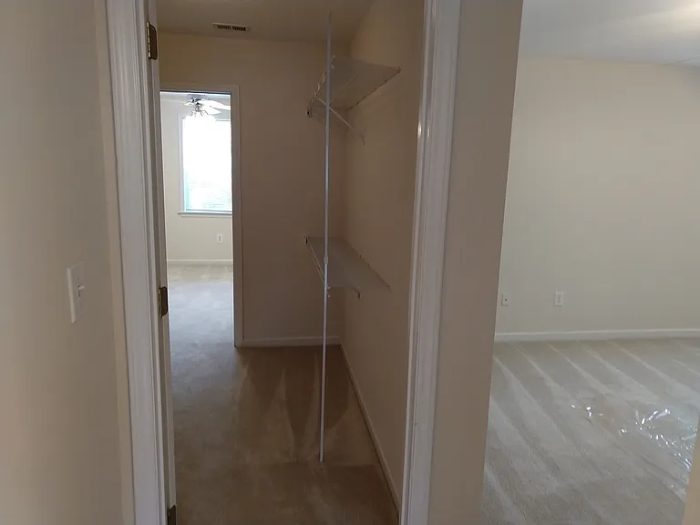 136 Trafalgar Ln — Photo 19