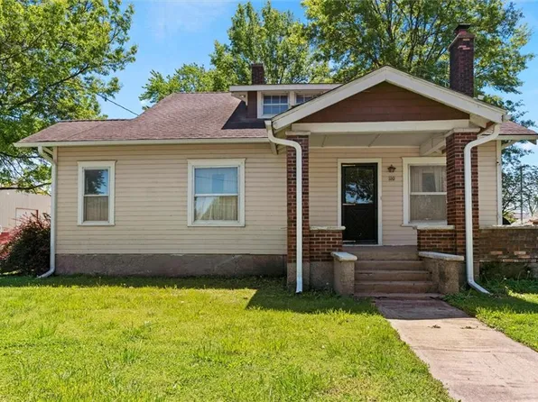 110 W Elm St, Hardin, MO 64035