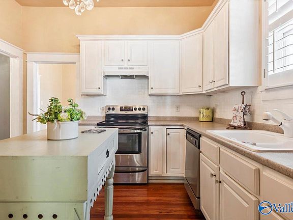 5th image of 213 Oak St NE