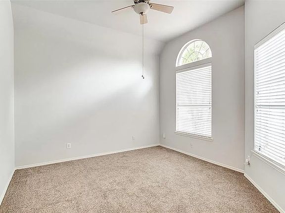 Front Bonus Room (1 of 2)