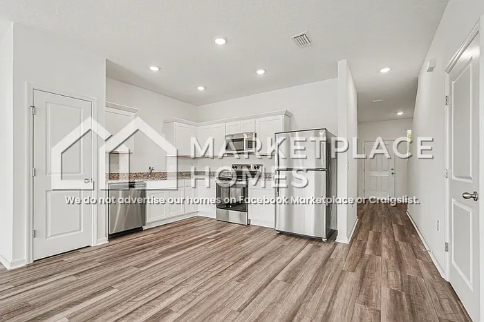 11890 Sylvia St — Photo 7