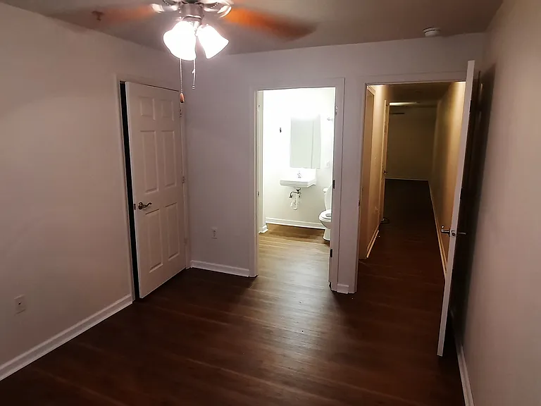 1750 Liberty Ln #102 — Photo 3