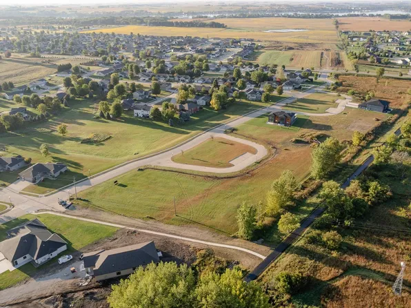 3210 Honeycomb Ct Unit 7, Spirit Lake, IA 51360