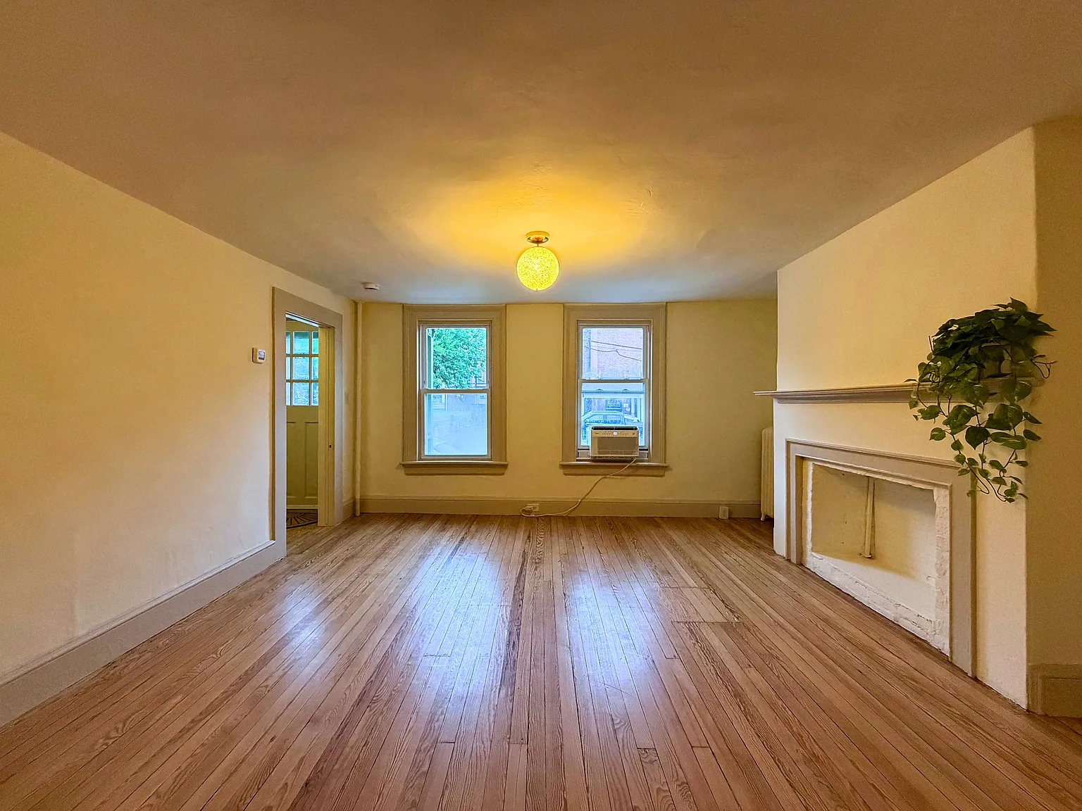 3 bed, 1980 sqft, $3,500 — Photo 3