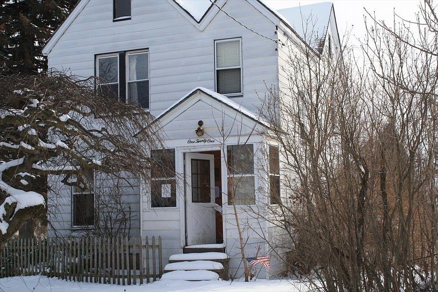 1st image of 121 E 8th St