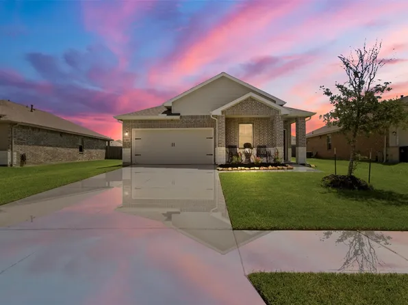 611 Walnut Branch Dr, Baytown, TX 77523