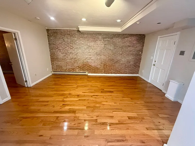 199 Beacon St #1 — Photo 2