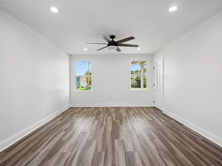 43 Labarre Pl — Photo 3