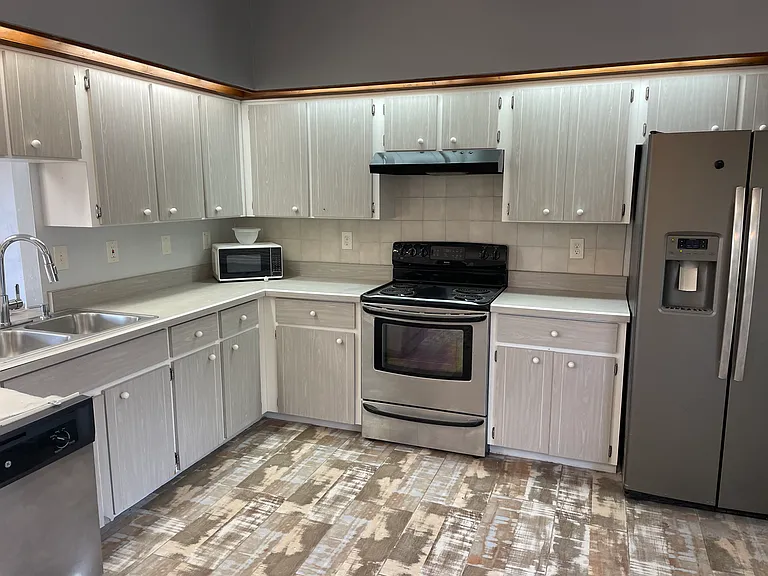 2219 Umbrella Tree Dr — Photo 28
