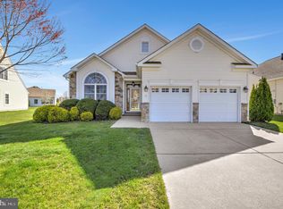 13 Trainor Cir, Bordentown, NJ 08505