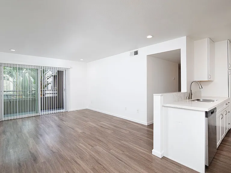 Mission Pacific Apartments — Photo 72