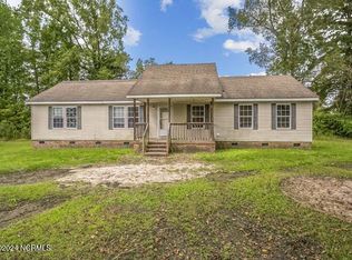 410 Satchell St, Wallace, NC 28466
