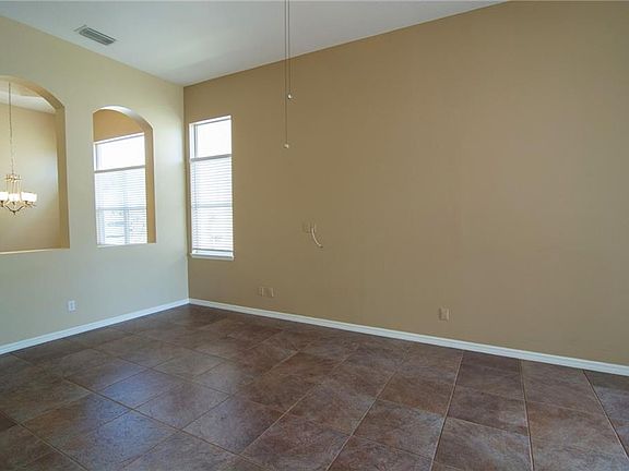 5th image of 4190 Heirloom Rose Pl