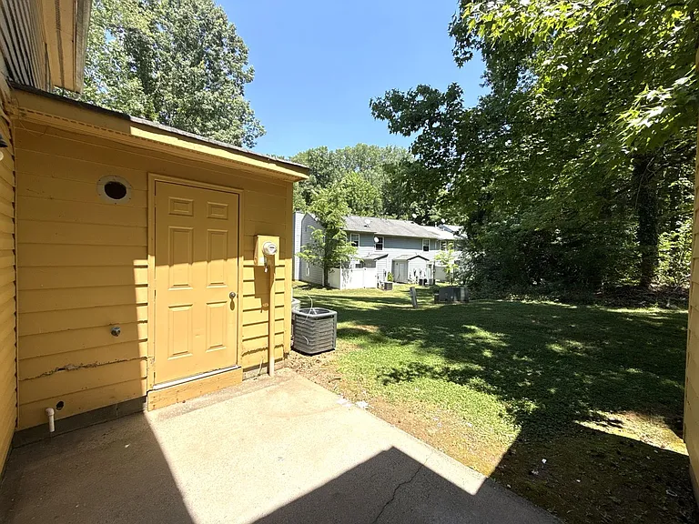 4042 Briarhill Dr — Photo 11