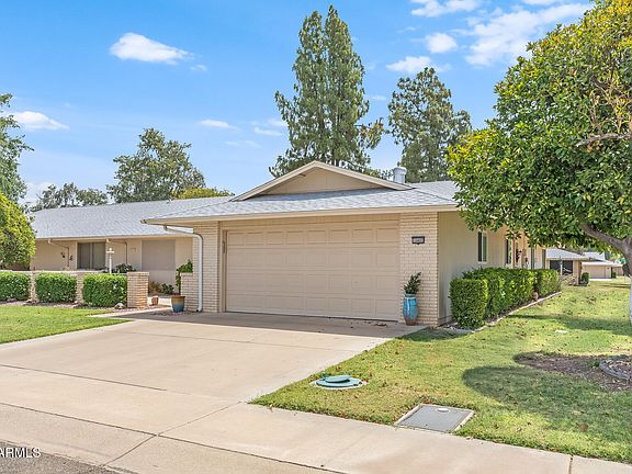 3rd image of 10402 W CAMPANA Drive