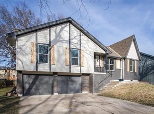3826 SW Harbor Cir, Lees Summit, MO 64082