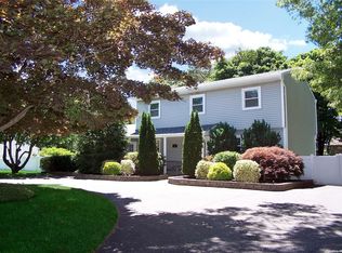 50 Chestnut St, Coram, NY 11727
