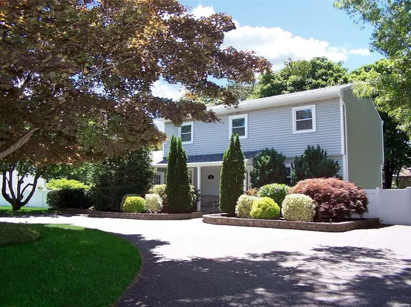 50 Chestnut Street, Coram, NY 11727