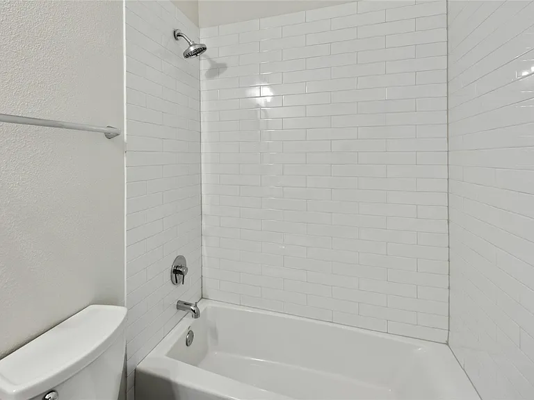 502 S Clinton Ave — Photo 13