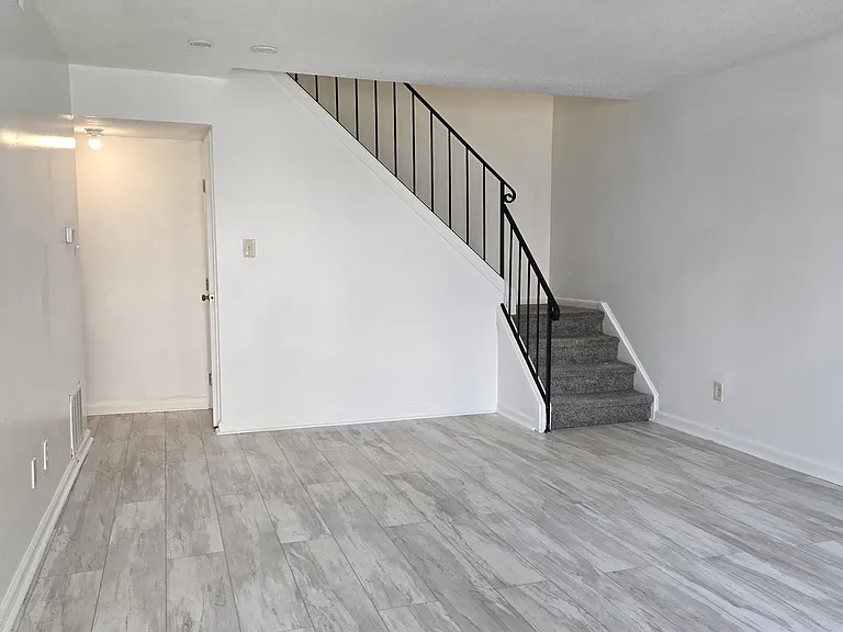 5946 Deerwood Ct — Photo 8