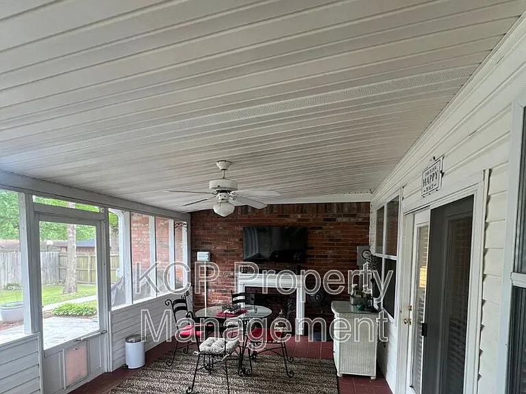 10511 Meandering Way — Photo 26
