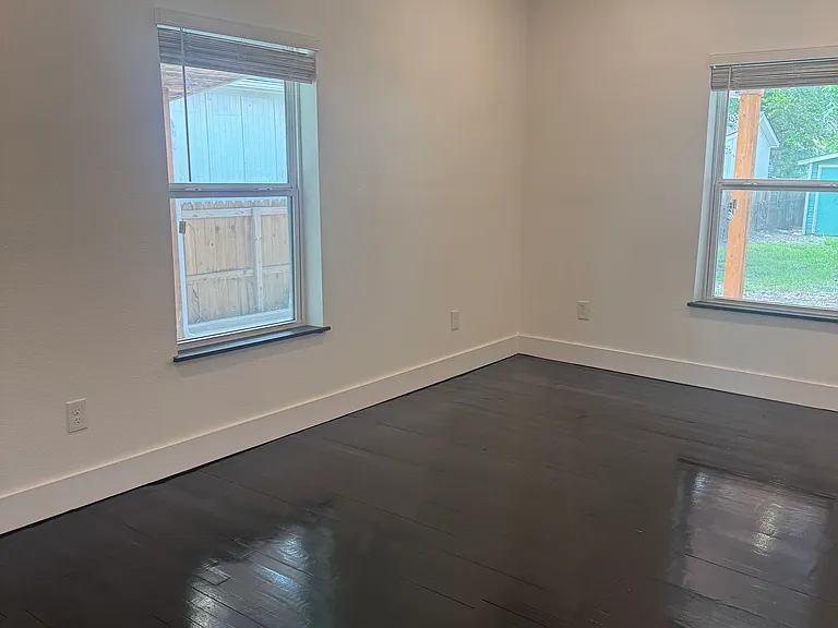 314 Lone Star Blvd — Photo 12