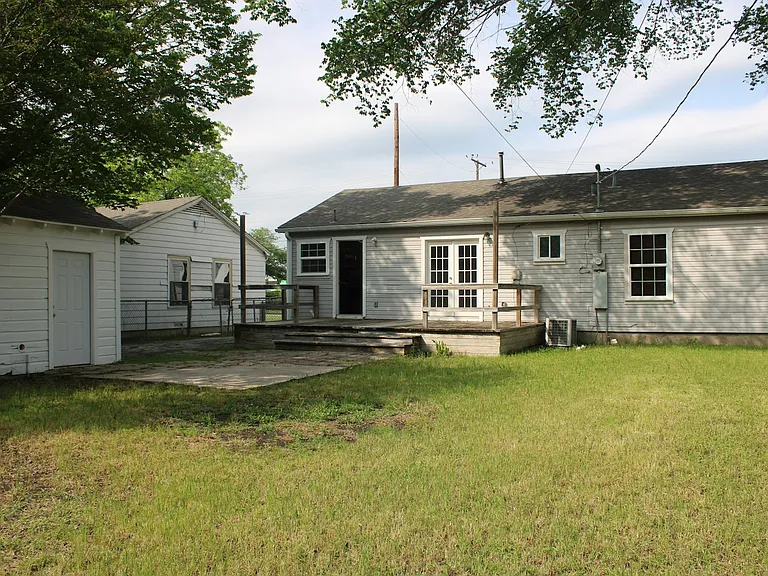 1237 Centerville Rd — Photo 15