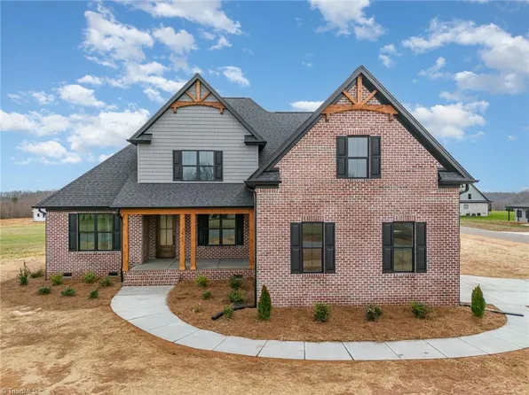 7429 Kingsley Pl, Stokesdale, NC 27357