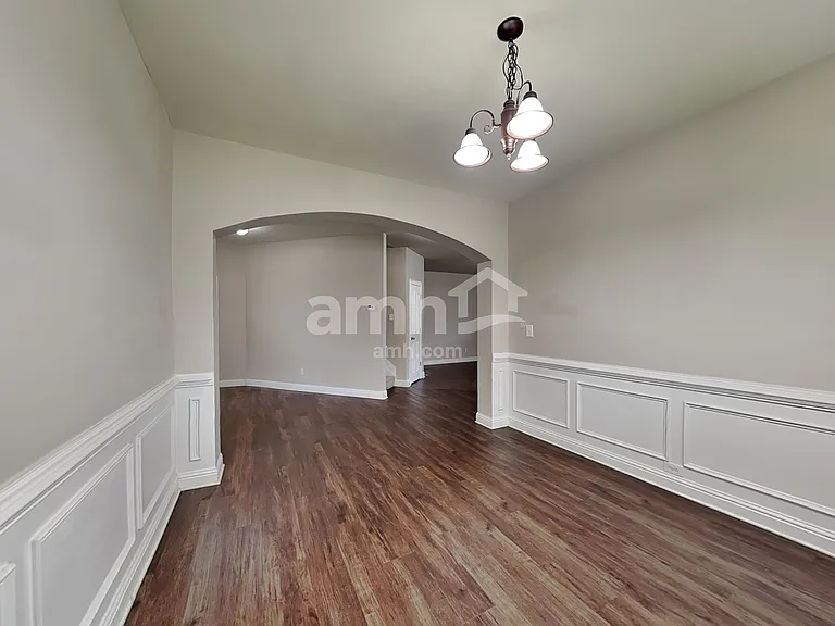 5203 Catrina Way — Photo 6