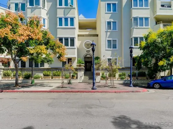 655 Columbia St Unit 303, San Diego, CA 92101