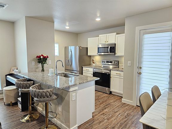 3rd image of 7424 35th St