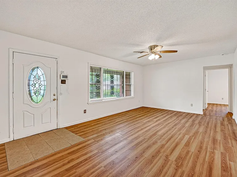 7426 Miley St — Photo 3