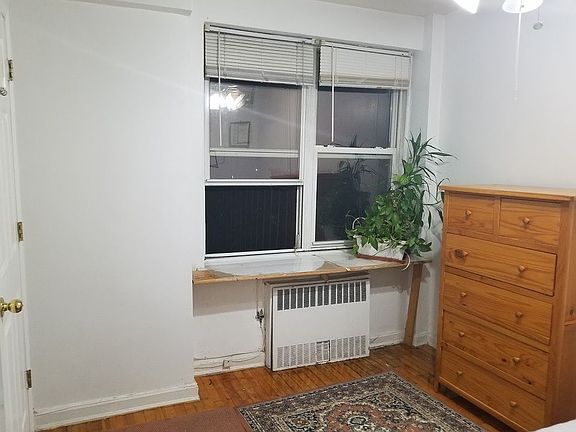 3rd image of 3925 51st St APT 3E