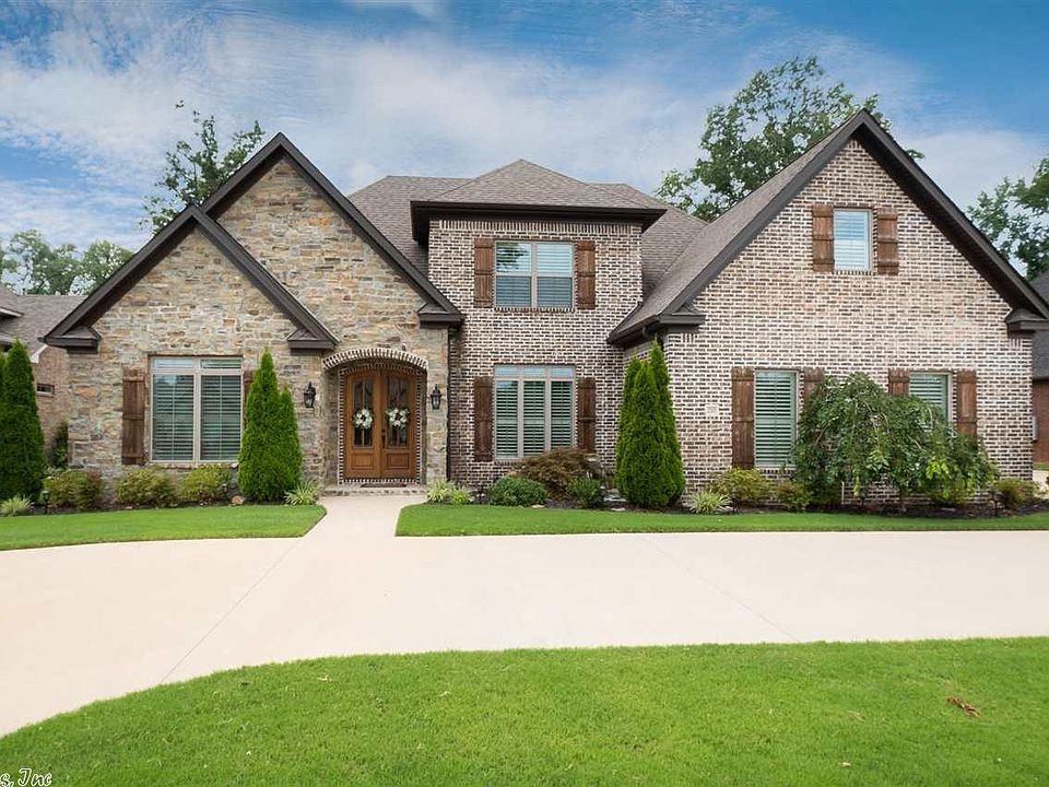 1st image of 220 Lake Valley Dr