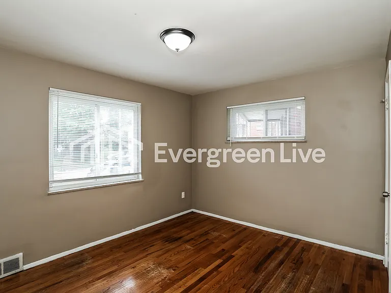 1226 Toluca Ct — Photo 8