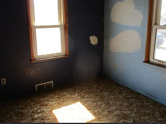 5th image of 348 Hilltop St