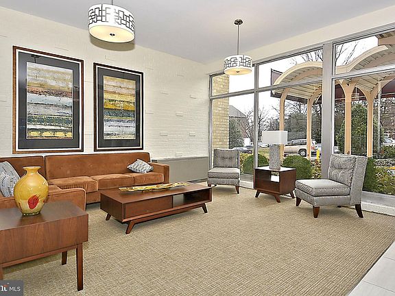 4th image of 200 N Maple Ave APT 216