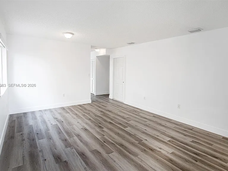 8949 SW 214th St — Photo 4