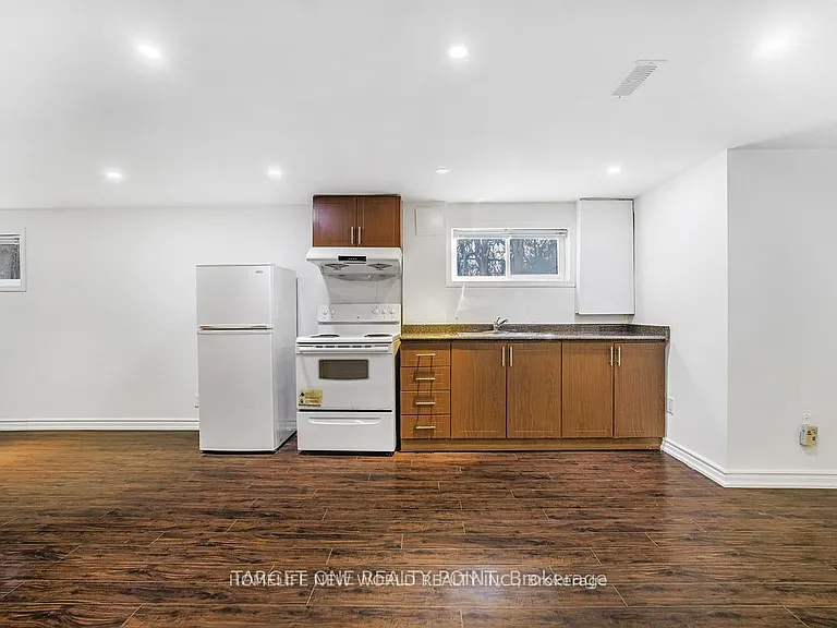 205 Pineway Blvd #BASEMENT — Photo 7