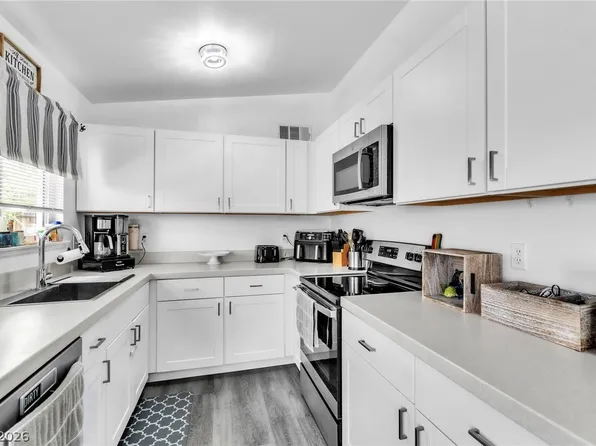 111 Maple St, Henderson, NV 89015