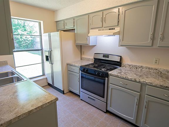 5th image of 508 W 149th Pl S