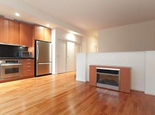 1333 Georgia St W #1204, Vancouver, BC V6E 4V3