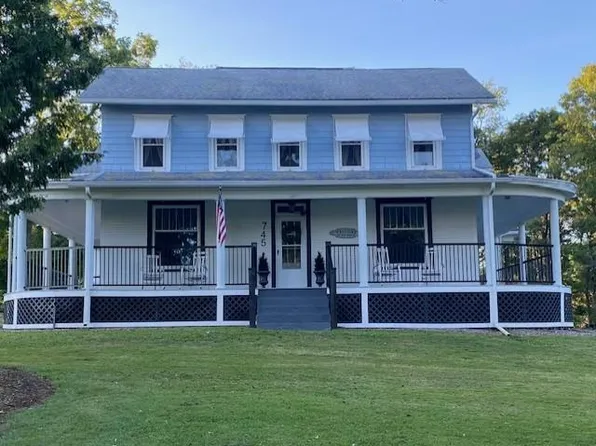 745 Main St, Saint Petersburg, PA 16054