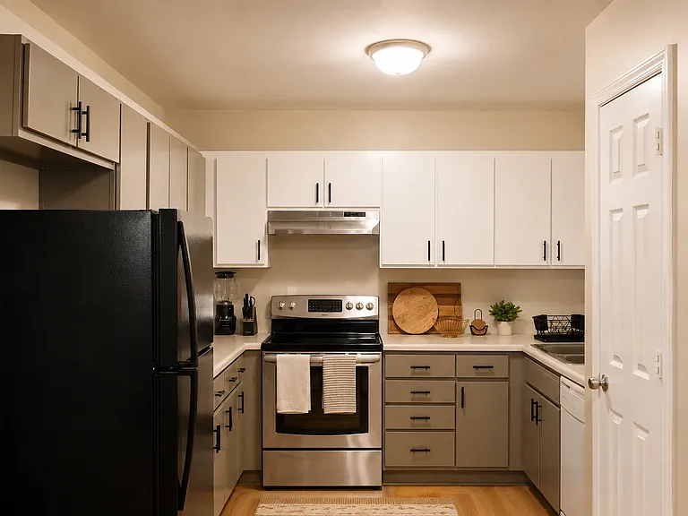 2202 Elmwood Ave — Photo 11