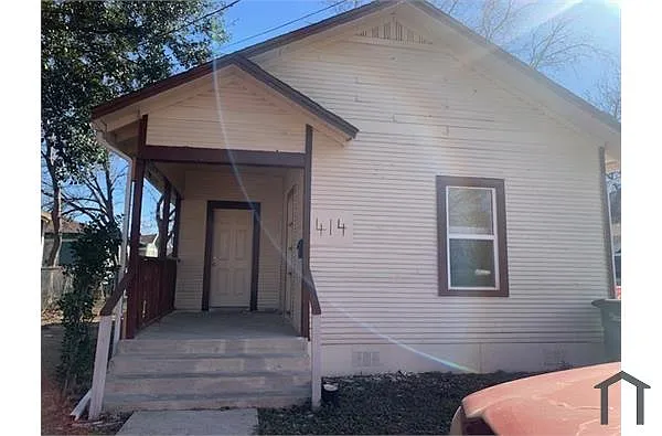 Building Photo - 414 Blue Bonnet St