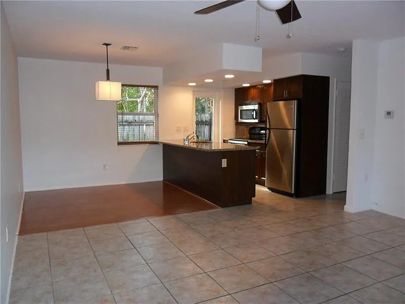 2 bed, 1.0 bath, 600 sqft, $2,250 — Photo 2