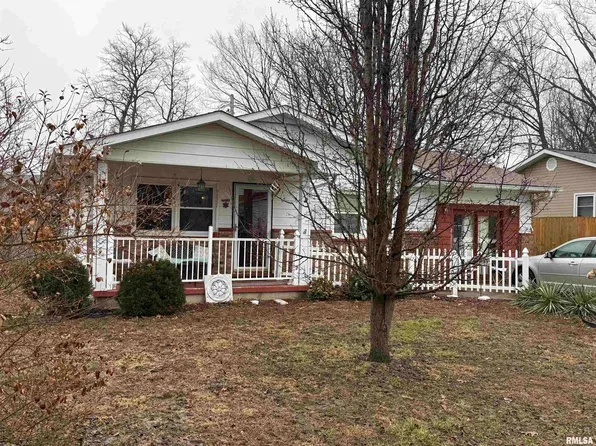 604 Timothy Ln, Carterville, IL 62918