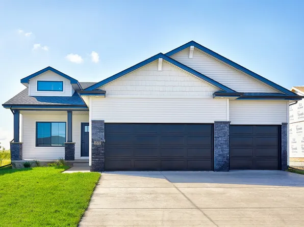 1570 Werthman Dr, Waukee, IA 50263
